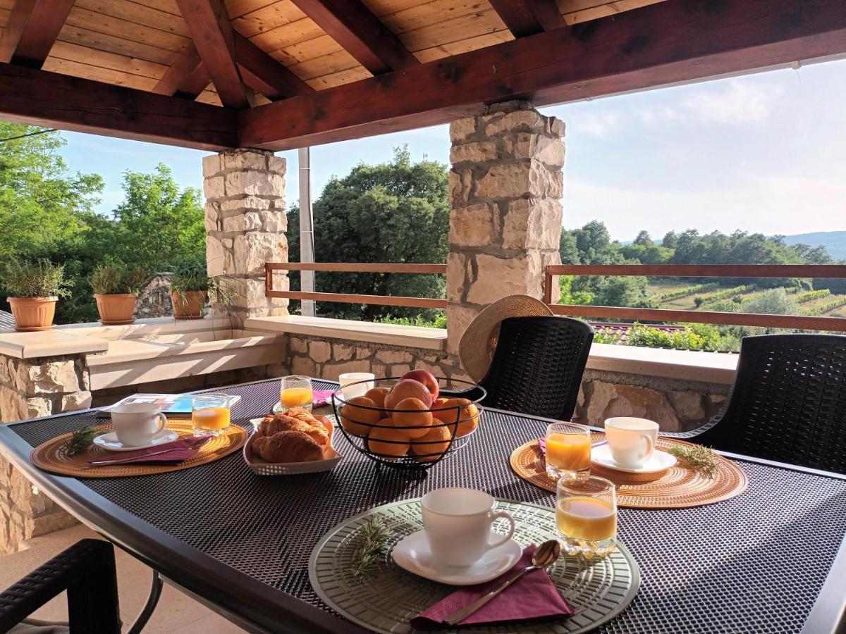 Guesthouse Marija Potpićan エクステリア 写真