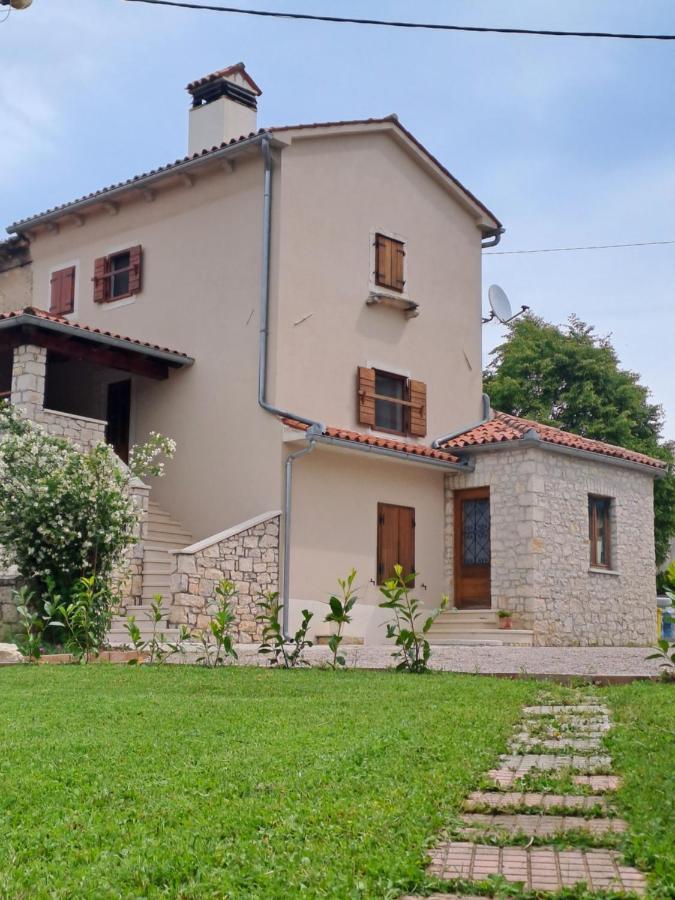 Guesthouse Marija Potpićan エクステリア 写真